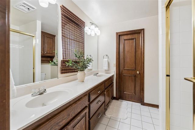 2404 Mission Ridge Drive, Edmond, OK 73025