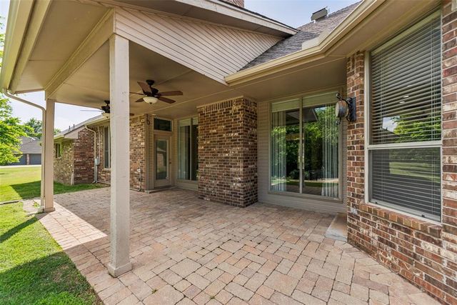 2404 Mission Ridge Drive, Edmond, OK 73025