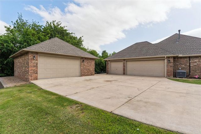 2404 Mission Ridge Drive, Edmond, OK 73025