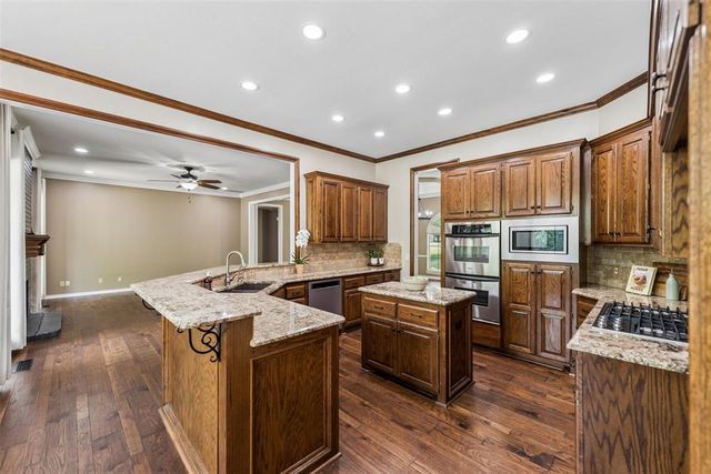 2404 Mission Ridge Drive, Edmond, OK 73025
