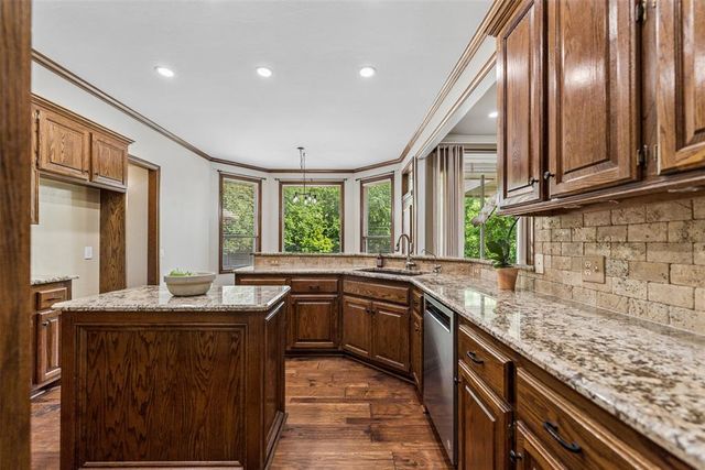 2404 Mission Ridge Drive, Edmond, OK 73025