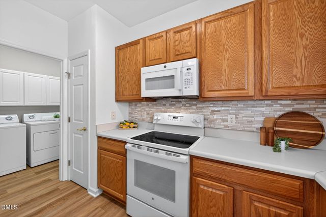 437 Eyam Hall Lane, Apex, NC 27502