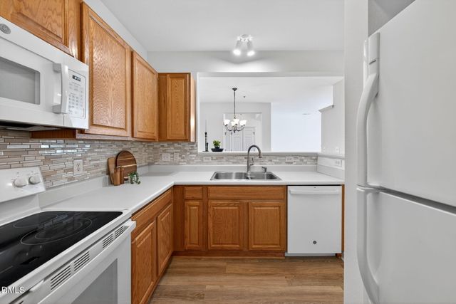 437 Eyam Hall Lane, Apex, NC 27502