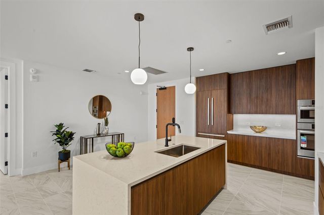 777 3RD AVE N #1504 1504, St Petersburg, FL 33701