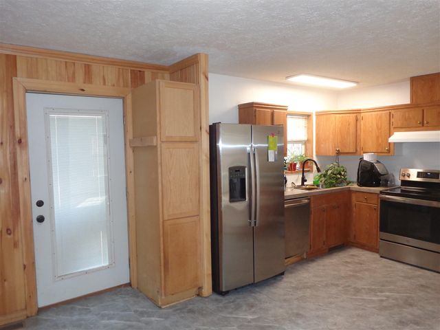 222 E 4th Street, Grand Junction, MI 49056