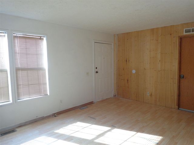 222 E 4th Street, Grand Junction, MI 49056