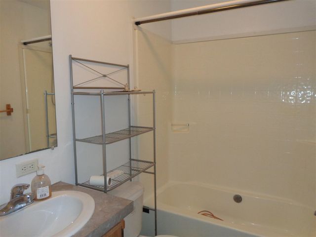 222 E 4th Street, Grand Junction, MI 49056