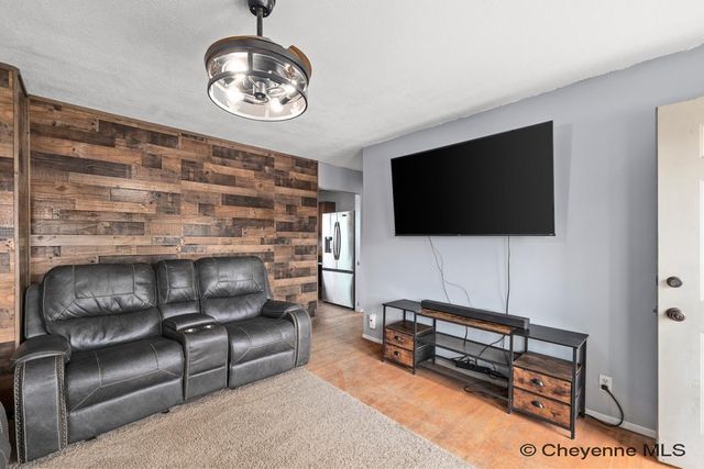 1122 W LEISHER RD, Cheyenne, WY 82007