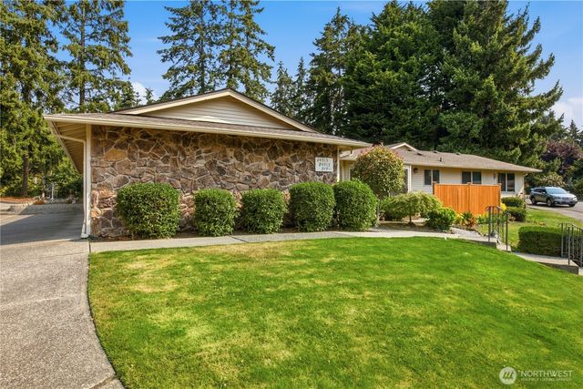 24913 11th Avenue S, Des Moines, WA 98198