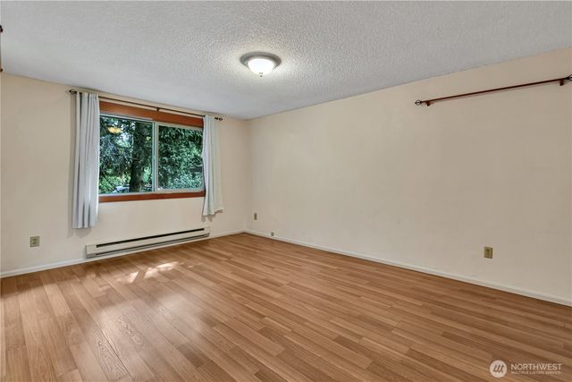 24913 11th Avenue S, Des Moines, WA 98198