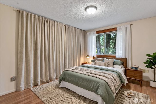 24913 11th Avenue S, Des Moines, WA 98198