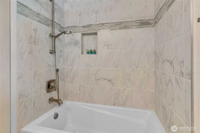 24913 11th Avenue S, Des Moines, WA 98198