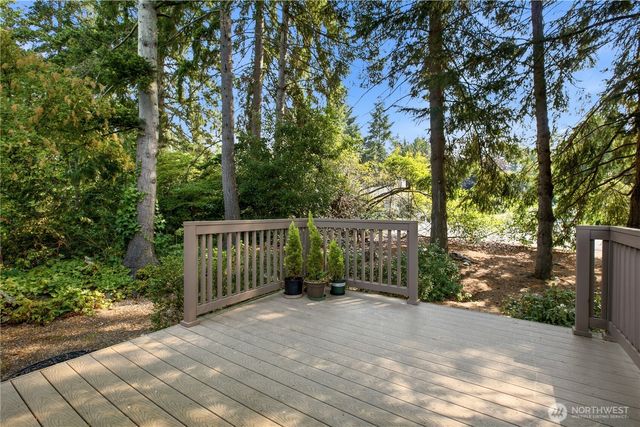 24913 11th Avenue S, Des Moines, WA 98198