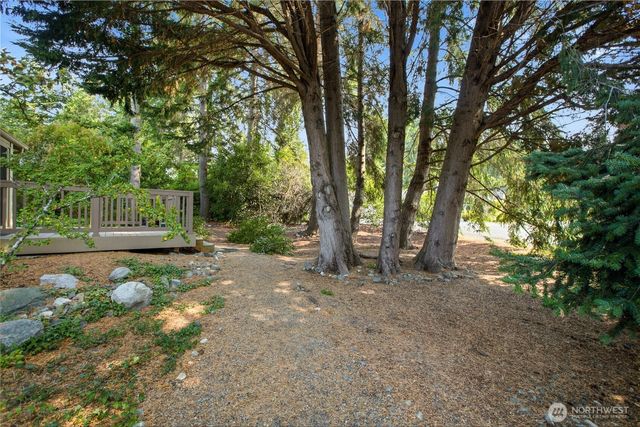 24913 11th Avenue S, Des Moines, WA 98198