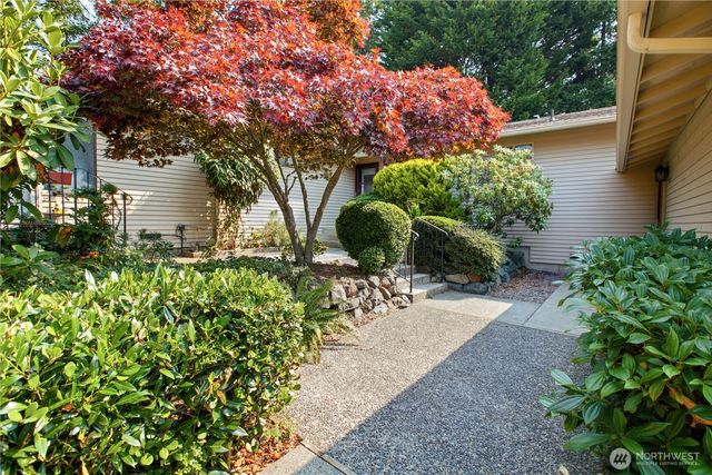 24913 11th Avenue S, Des Moines, WA 98198