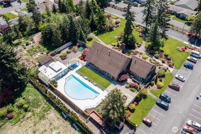 24913 11th Avenue S, Des Moines, WA 98198