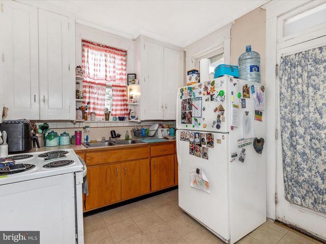 250 E E MAIN STREET, Waynesboro, PA 17268