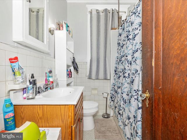 250 E E MAIN STREET, Waynesboro, PA 17268