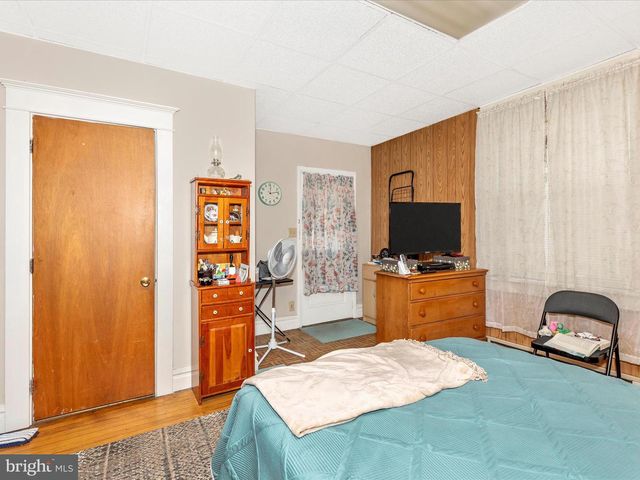 250 E E MAIN STREET, Waynesboro, PA 17268