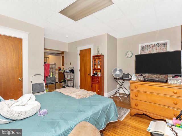 250 E E MAIN STREET, Waynesboro, PA 17268