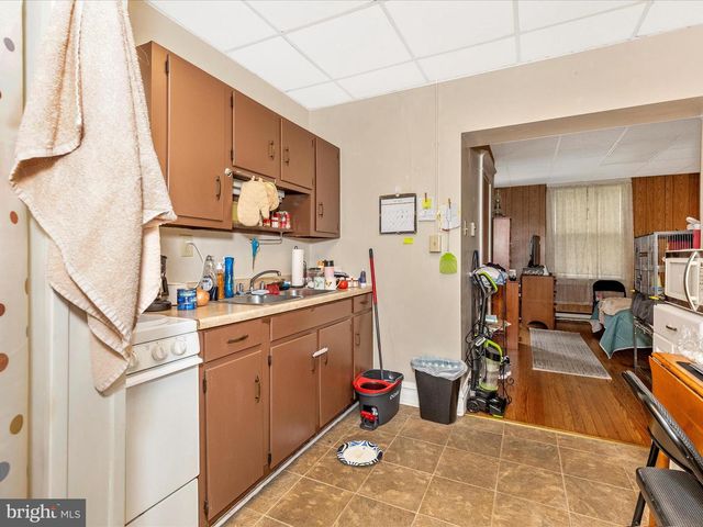 250 E E MAIN STREET, Waynesboro, PA 17268