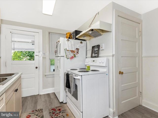 250 E E MAIN STREET, Waynesboro, PA 17268