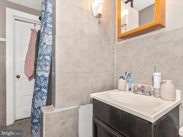 250 E E MAIN STREET, Waynesboro, PA 17268