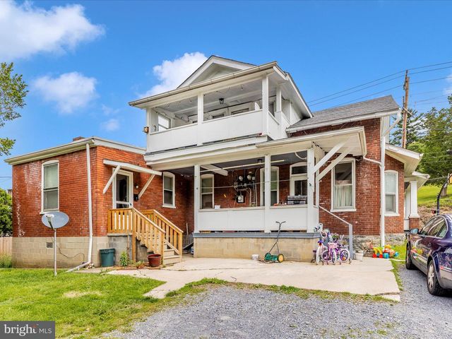 250 E E MAIN STREET, Waynesboro, PA 17268