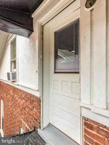 250 E E MAIN STREET, Waynesboro, PA 17268