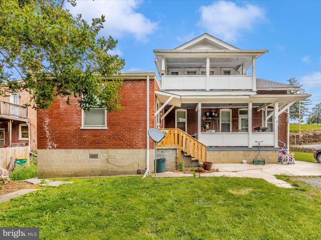 250 E E MAIN STREET, Waynesboro, PA 17268