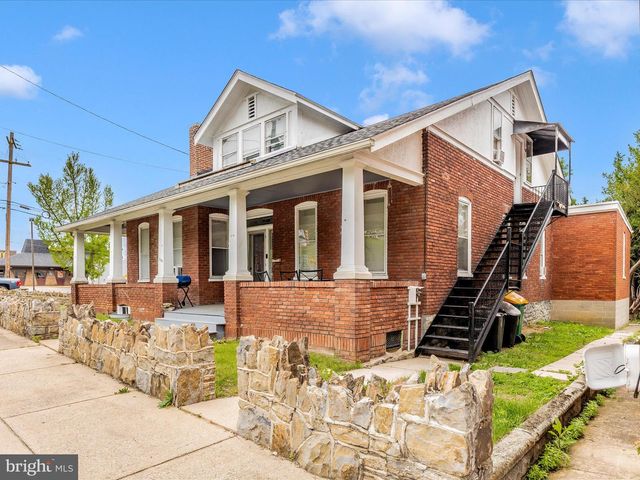 250 E E MAIN STREET, Waynesboro, PA 17268