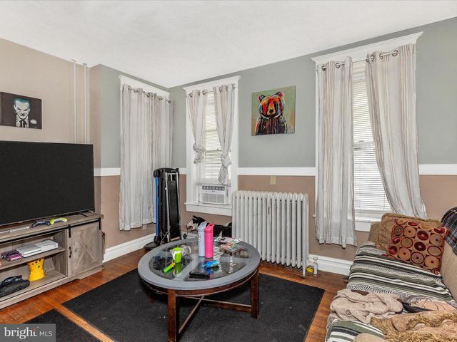 250 E E MAIN STREET, Waynesboro, PA 17268