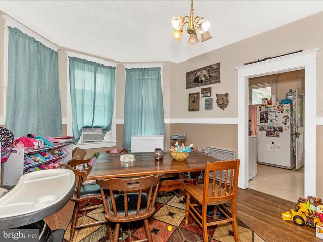 250 E E MAIN STREET, Waynesboro, PA 17268