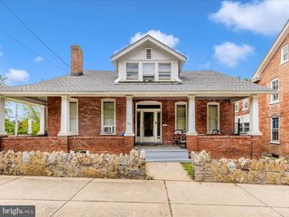 250 E E MAIN STREET, Waynesboro, PA 17268