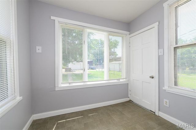 5030 Grace Avenue, St Louis, MO 63116