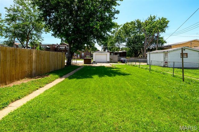 5030 Grace Avenue, St Louis, MO 63116
