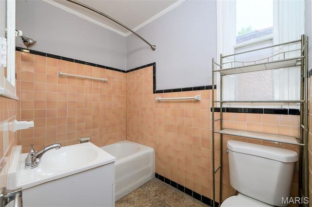 5030 Grace Avenue, St Louis, MO 63116
