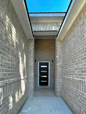 10127 Grover Ln, Houston, TX 77041