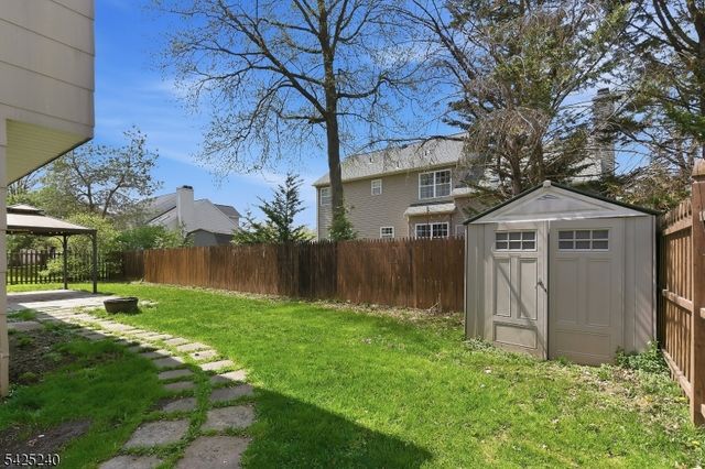 241 Woodside Ln, Bridgewater Twp., NJ 08807