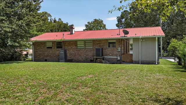 1450 N Sherwood Drive, Charleston, SC 29407