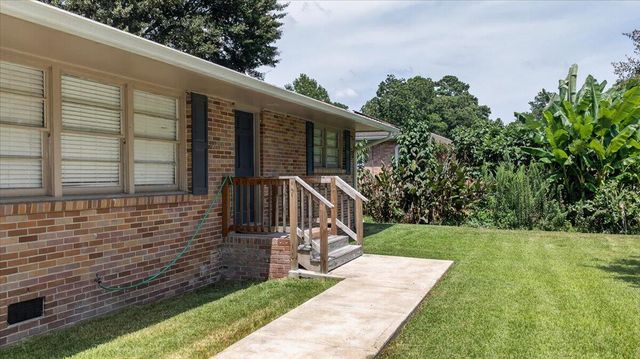 1450 N Sherwood Drive, Charleston, SC 29407