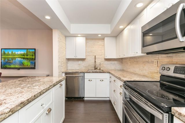 20291 NE 30th Ave PH-10, Aventura, FL 33180