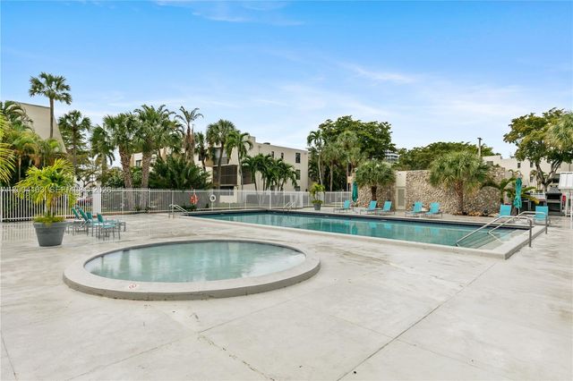 20291 NE 30th Ave PH-10, Aventura, FL 33180