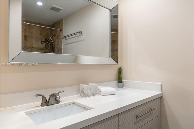 20291 NE 30th Ave PH-10, Aventura, FL 33180