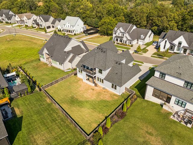 2023 Conductor Ln, Thompsons Station, TN 37179