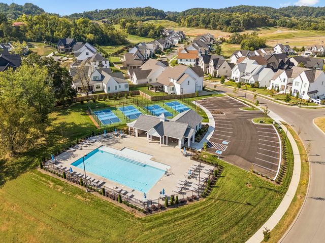 2023 Conductor Ln, Thompsons Station, TN 37179