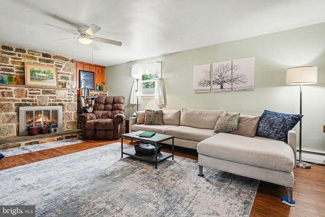 1131 LOCUST ST, Lansdale, PA 19446