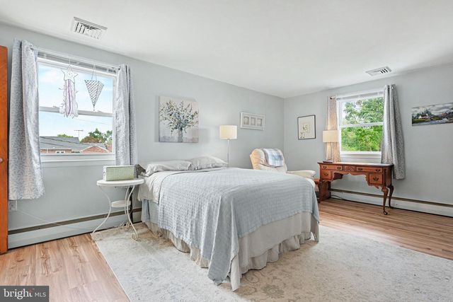 1131 LOCUST ST, Lansdale, PA 19446
