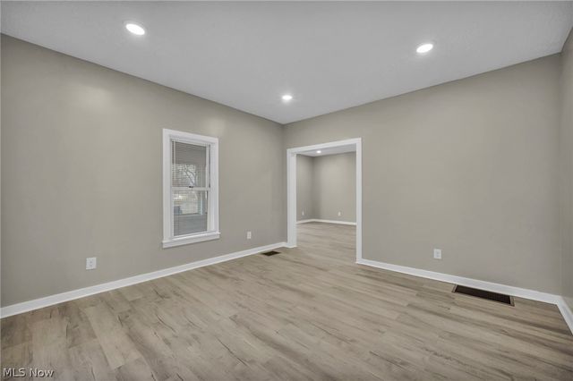 507 W 20th, Lorain, OH 44052