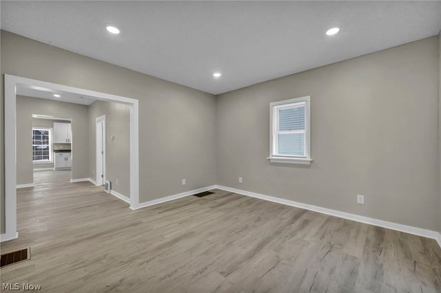 507 W 20th, Lorain, OH 44052